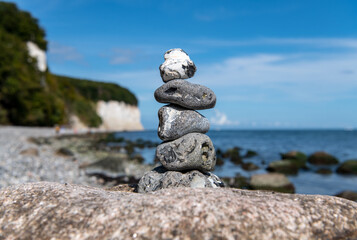 Fototapeta na wymiar Steinturm an der Kreideküste auf der Insel Rügen, Deutschland