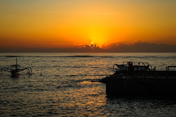 Obraz premium Sunrise at Sanur Sindhu Beach
