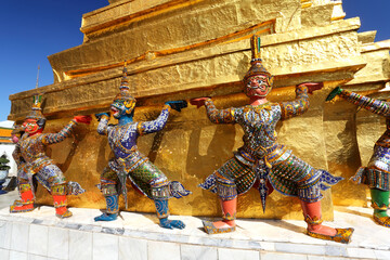 Fototapeta premium Giant statue of a beautiful Pagoda in Wat Phra Kaew, Thailand