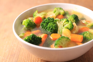 vegetable soup- broccoli with carrot and broth