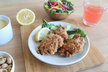 鶏肉の唐揚げ