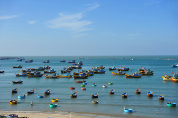 Obraz premium Daily early morning fish market in Mui Ne Beach, Vietnam.