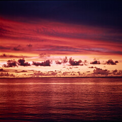 南の海の夕焼け