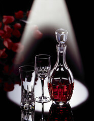 ｽﾎﾟｯﾄﾗｲﾄ浴びているﾃﾞｷｬﾝﾀｰとｸﾞﾗｽ