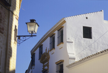 白い村のアパート