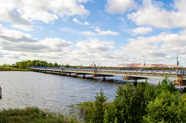 Obraz premium road bridge over the river