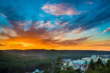 Zachód Słońca nad lasem © Micha