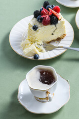 cheesecake with figs, berries and coffee