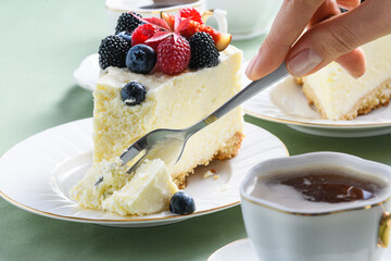 cheesecake with figs, berries and coffee