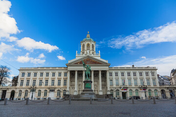 ベルギー　ブリュッセルのロワイヤル広場と聖ヤコブ教会