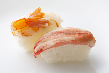 ズワイガニとボタンエビのにぎり