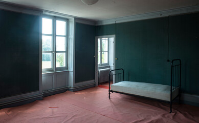 Intérieur de maison inoccupée à Simandre-sur-Suran, France