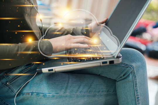 Business women use notebooks to search through the Internet speed cloud computing.