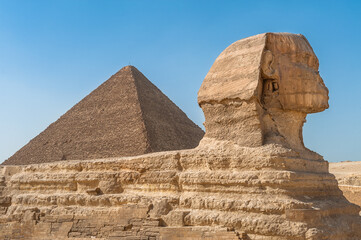 Fototapeta na wymiar The Great Sphinx of Giza and Great Pyramid of Khufu, Egypt