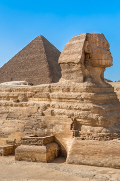 The Great Sphinx of Giza and Great Pyramid of Khufu, Egypt