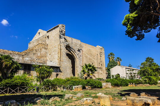 One of the oldest parts of Palermo - Unfinished Church Santa Maria dello Spasimo (1509). Santa Maria dello Spasimo located in the Kalsa district of Palermo on via dello Spasimo. Sicily, Italy.