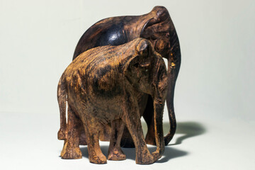elefantes madera