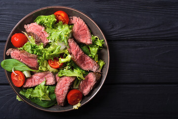 Salad with grilled beef medium roast