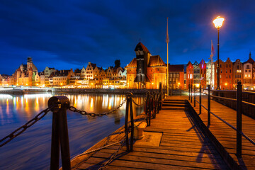 Historical Port Crane over the Motlawa river in Gdansk at dusk,  Poland © Patryk Kosmider