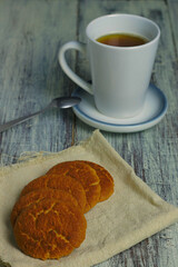 Galletas campurrianas con una buena taza de té o café, desayuno para comenzar el día