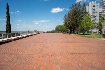 Sunny day in Spain Park 