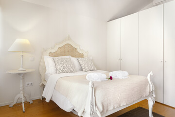 Fototapeta na wymiar Bright, beautiful, cozy and fresh bedroom