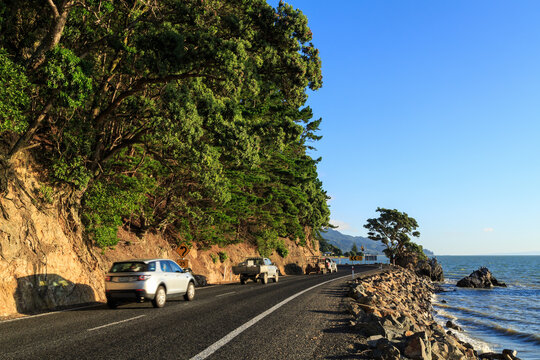 The scenic Thames Coast Road on the Coromandel Penuinsula, New Zealand