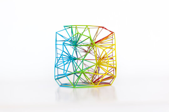 Networked structure in bright colors. 3D printed mesh structure. Vernetze Struktur in bunten Farben. 3D gedruckte Netz Struktur.