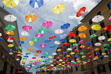 Fototapeta na wymiar Genova ombrelli colorati 