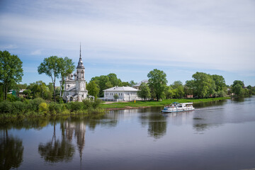 Fototapeta na wymiar view of the river