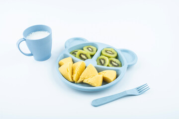 Baby Nutrition Meal Millet Cake and Kiwi Fruit