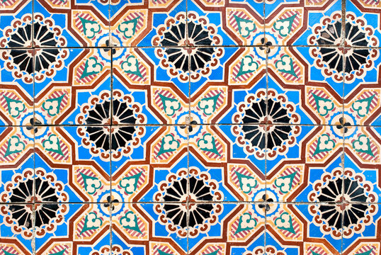 Portuguese glazed tiles 043