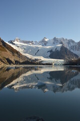 Obraz premium Hiking around the icy glacial lakes of El Chalten, Laguna de los Tres and Fit Roy Mountains in Patagonia, Argentina