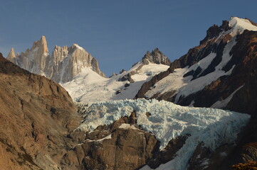 Fototapeta premium Hiking around the turquoise glacial lakes around El Chaltén, Laguna de Los Tres and Fitz Roy mountains in Patagonia, Argentina