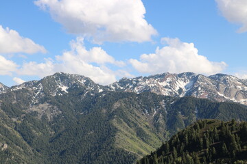 Obraz premium Snowcapped Wasatch Mountains in late spring, Salt Lake City, Utah