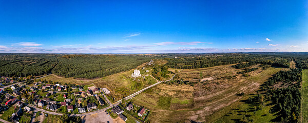 Wyżyna Krakowsko-Częstochowska z lotu ptaka, zamki w Mirowie i Bobolicach © Franciszek