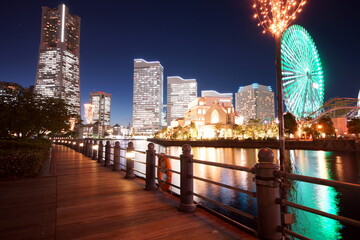 横浜みなとみらいの夜景　観覧車