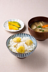 栗ご飯のある食卓