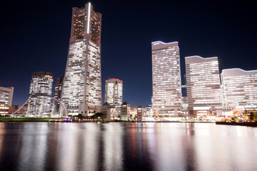 Fototapeta na wymiar 横浜みなとみらいの夜景　
