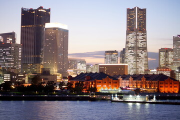 Fototapeta premium 横浜みなとみらいの夜景 大さん橋 赤レンガ倉庫