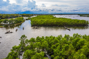 Fototapeta premium Aerial view of boats in Tam Giang lagoon, near Hue city, Vietnam.