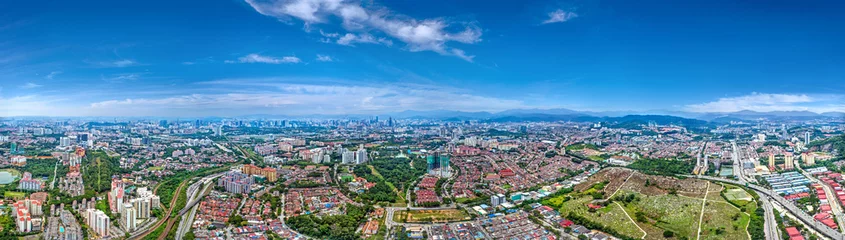 Keuken spatwand met foto Luchtpanoramacityscape van Kuala Lumpur, Maleisië. Drone-opname © Jackson.S