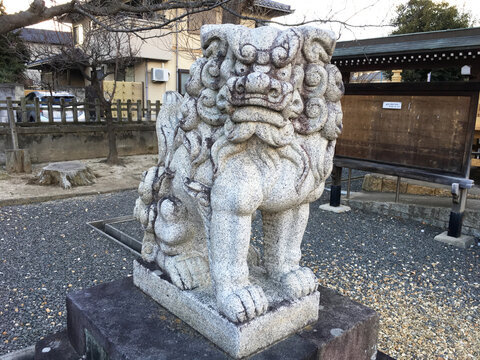 日本の神社によくあるコマイヌ