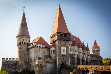 Fototapeta na wymiar Burg in der kleinen Stadt Hunedoara in Rumänien