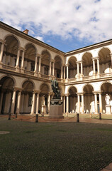 Fototapeta na wymiar Milano. Accademia di Brera, cortile.