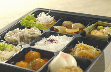 中華惣菜八品付のお弁当