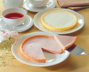 ストロベリーチーズケーキとチーズケーキ