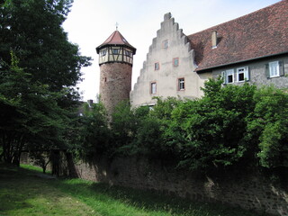 Fototapeta na wymiar Diebsturm und Kellerei in Michelstadt im Odenwald in Hessen