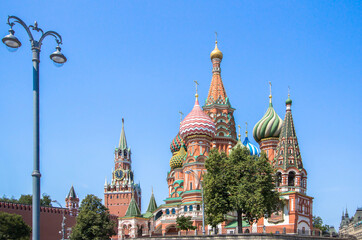 Fototapeta na wymiar St Basil's Church on the Red Square, Moscow