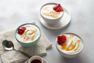 yogurt with strawberry
